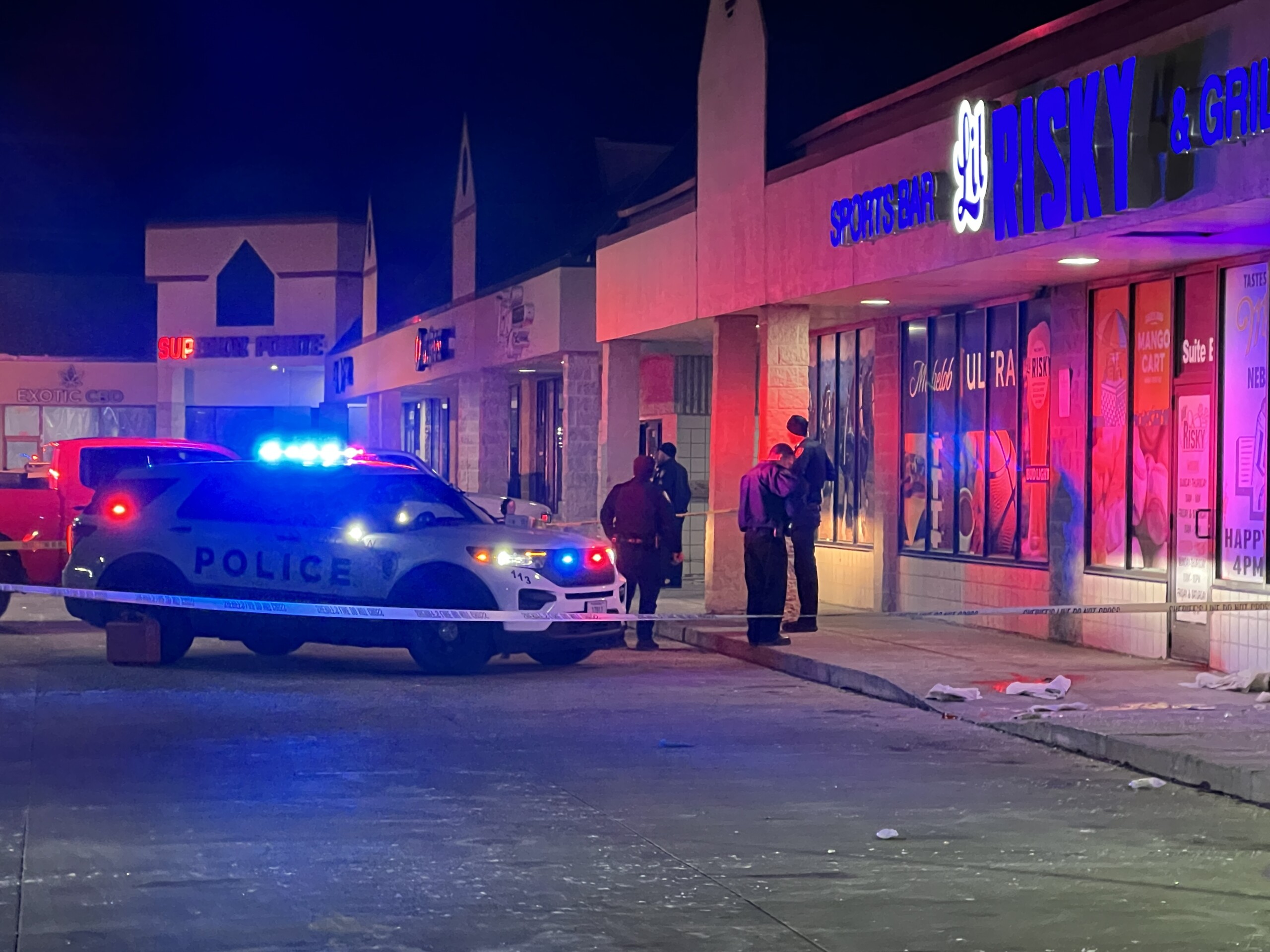 Man arrested in connection to stabbing at north Lincoln bar