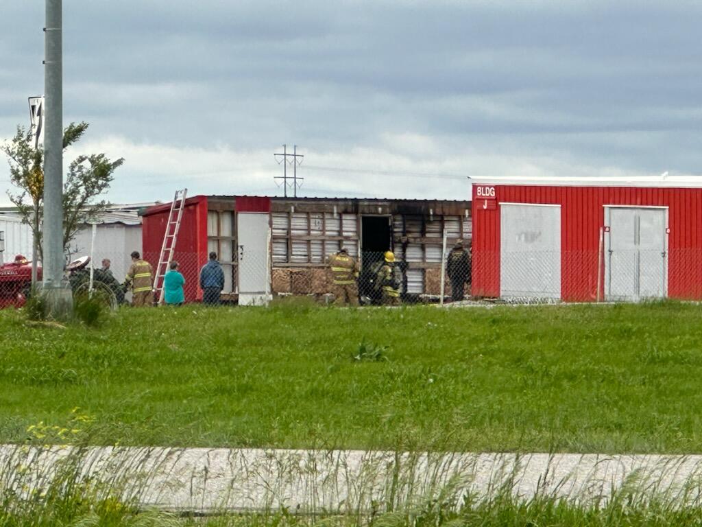 Firefighters put out blaze at storage unit near Lincoln - Vimarsana News