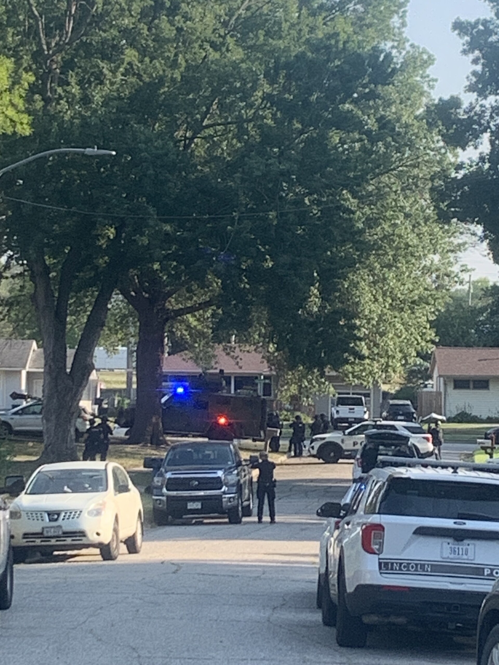Man in custody after south Lincoln standoff